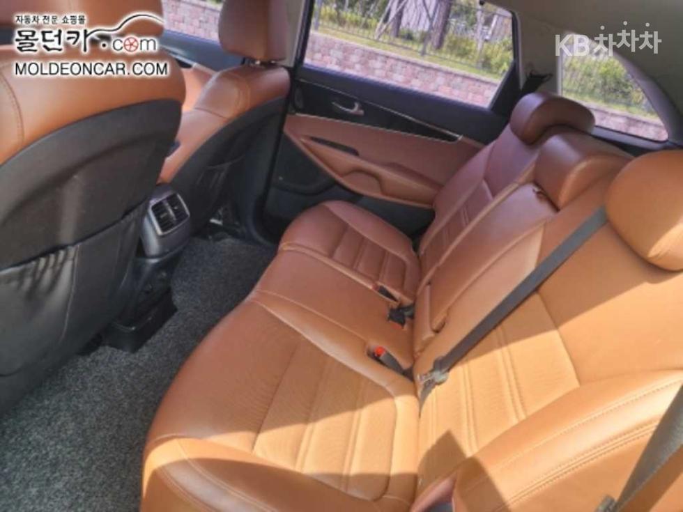Kia Sorento — miniaturë 15