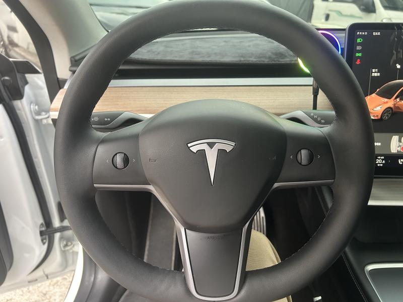 Tesla Model Y — miniaturë 6