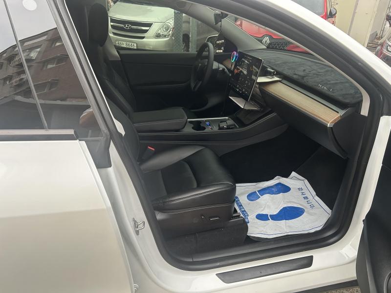 Tesla Model Y — miniaturë 9