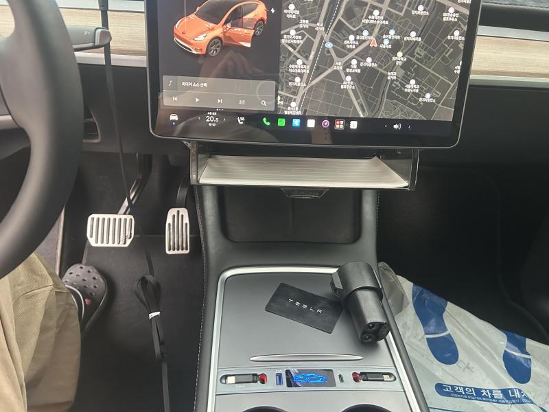 Tesla Model Y — miniaturë 12