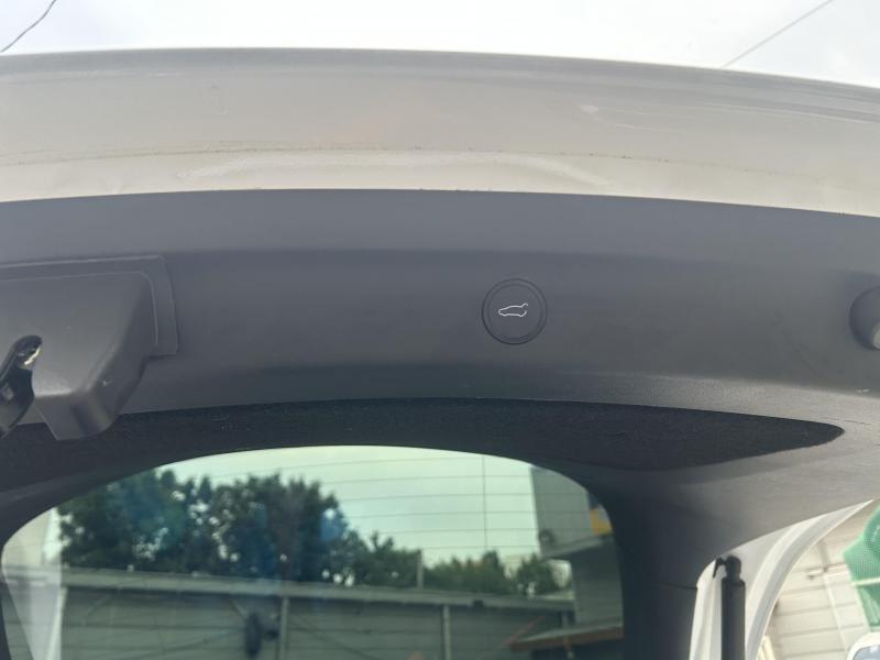 Tesla Model Y — miniaturë 17