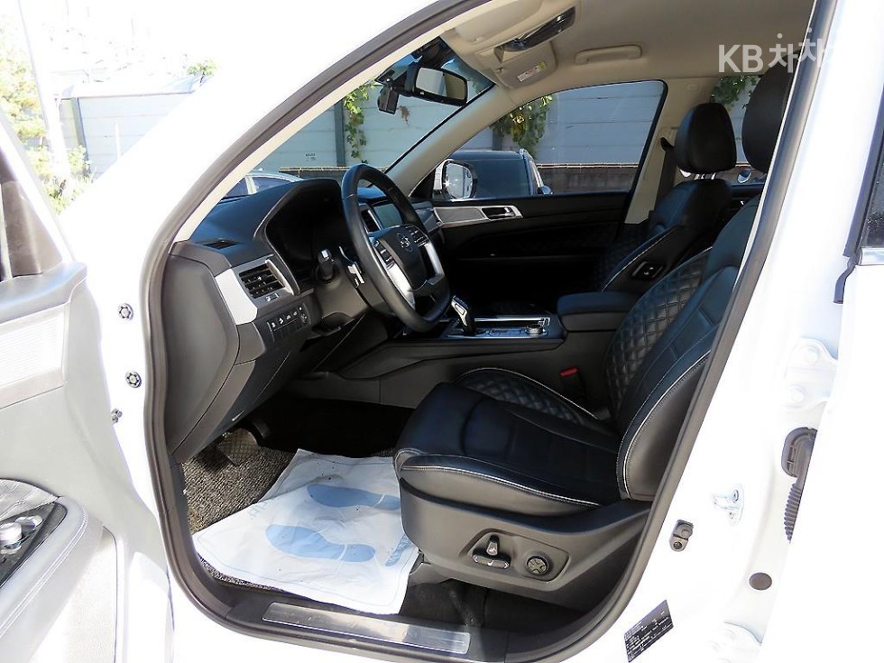 SsangYong Rexton — miniaturë 5