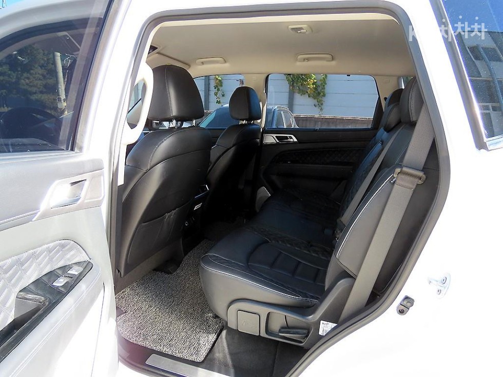 SsangYong Rexton — miniaturë 6