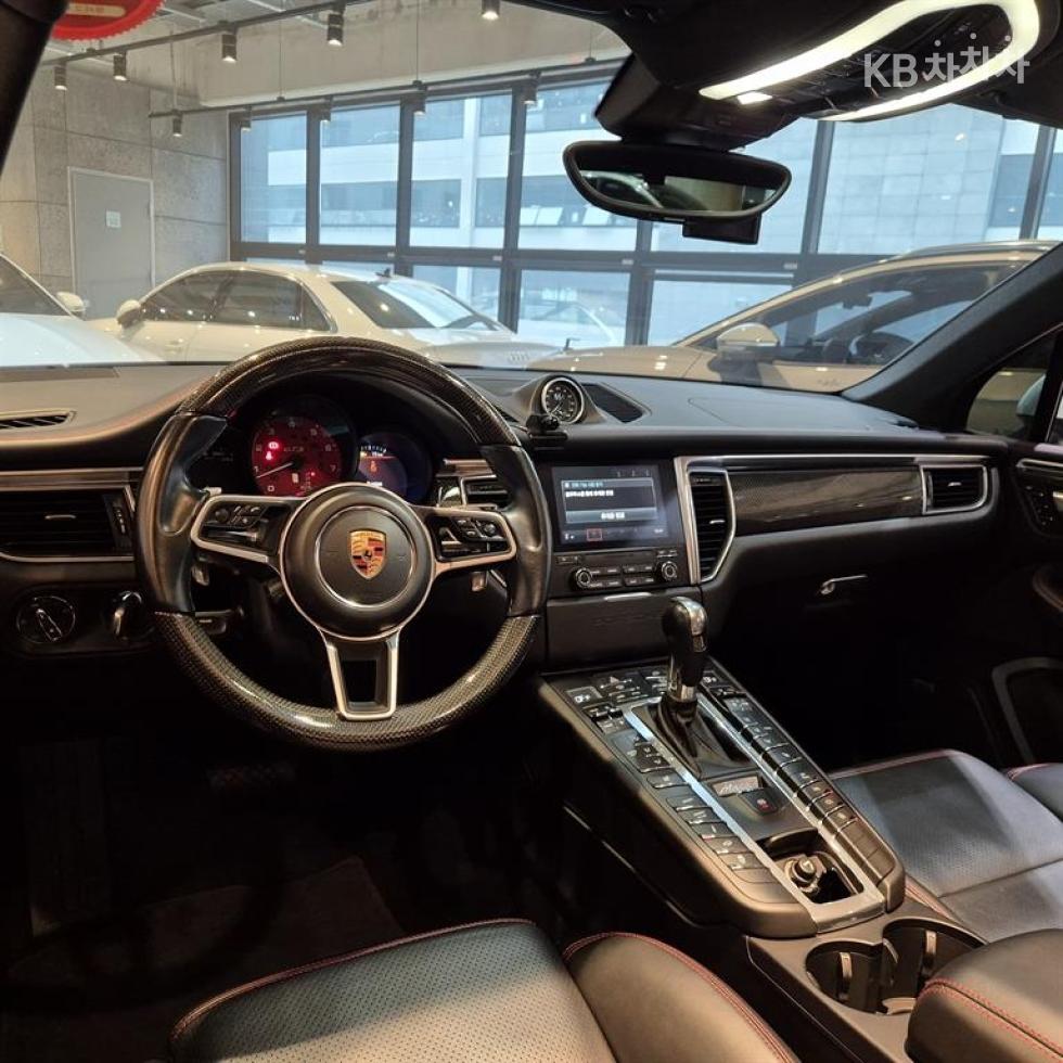 Porsche Macan — miniaturë 3
