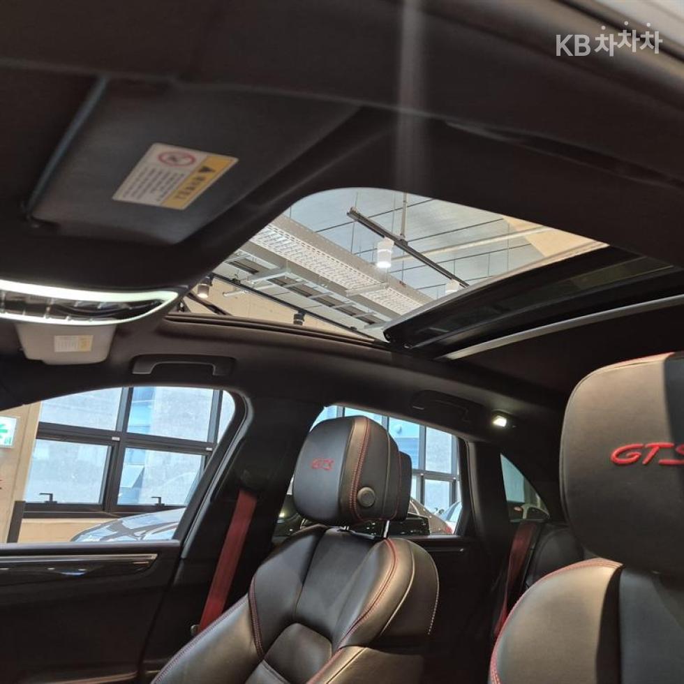 Porsche Macan — miniaturë 8