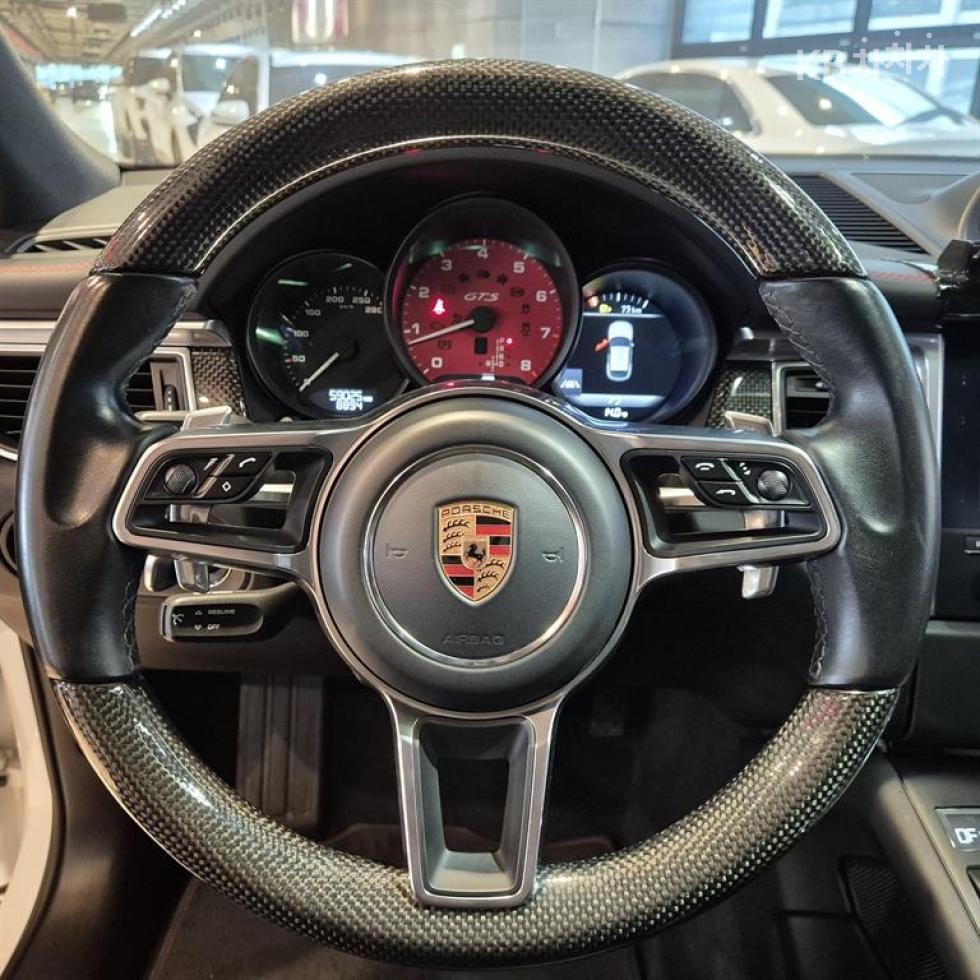 Porsche Macan — miniaturë 12