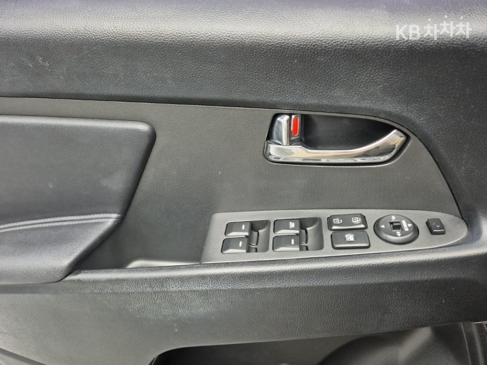 Kia Sportage — miniaturë 18
