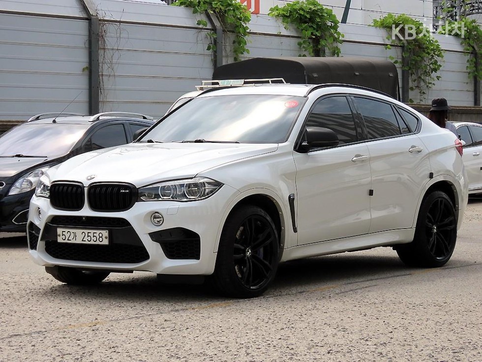 BMW 1M — miniaturë 2