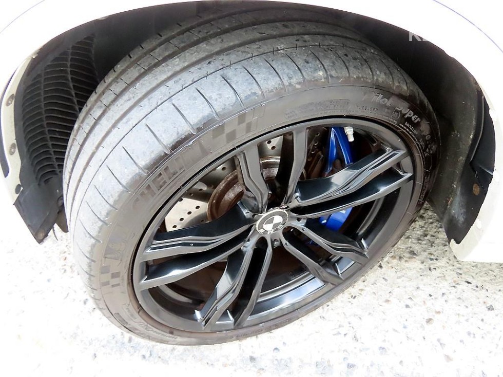 BMW 1M — miniaturë 20