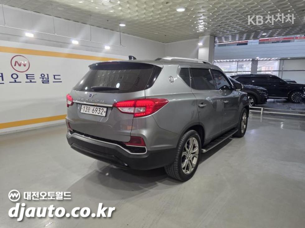 SsangYong Rexton — miniaturë 3