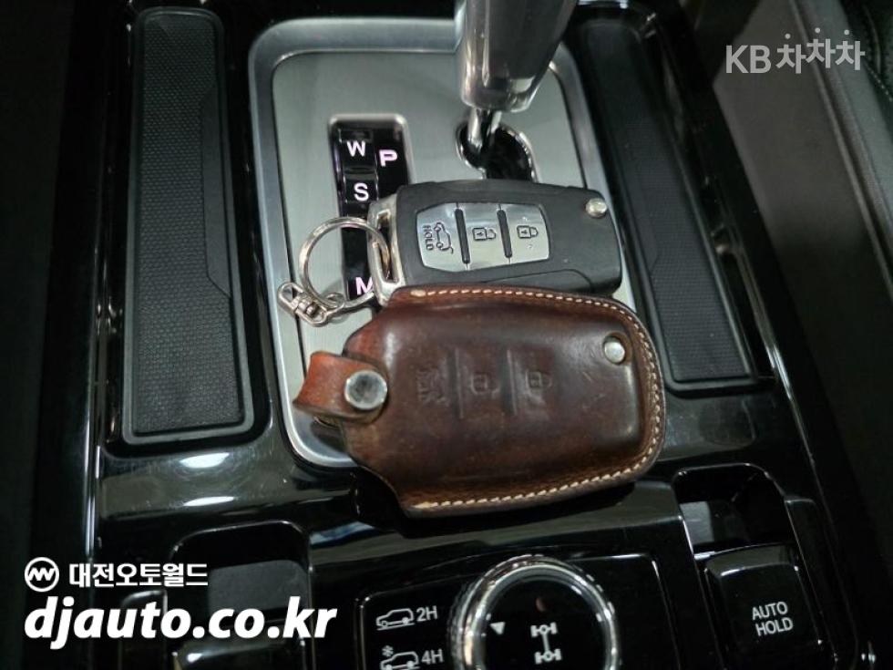 SsangYong Rexton — miniaturë 8