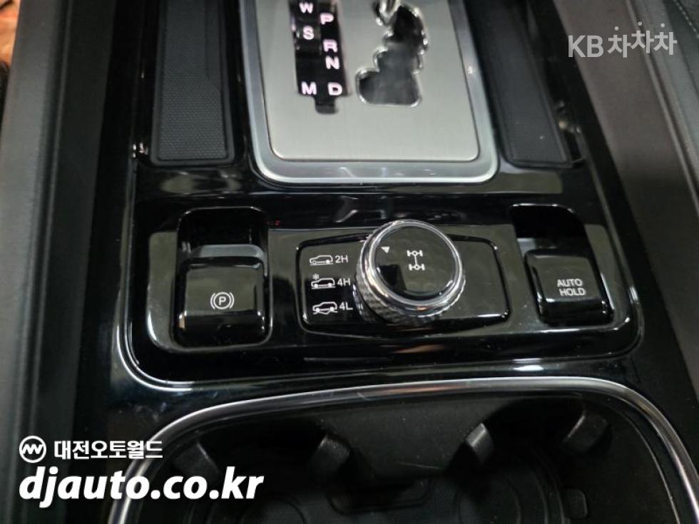 SsangYong Rexton — miniaturë 9