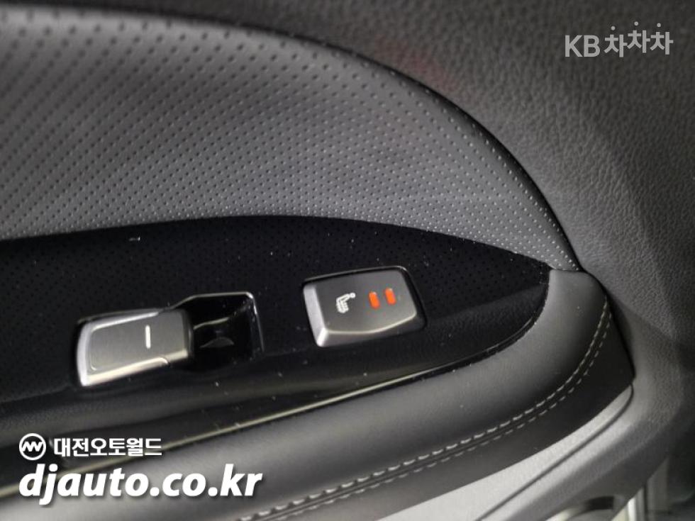 SsangYong Rexton — miniaturë 19