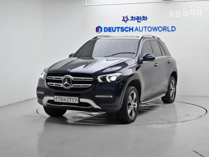 Mercedes-Benz GLE 300 d 4Matic — foto 1