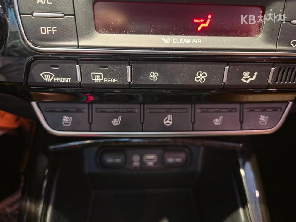 Kia Sorento — miniaturë 16