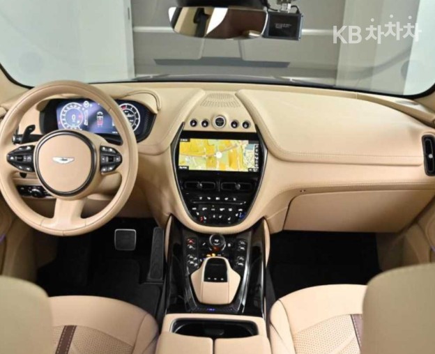 Aston Martin DBX — miniaturë 7