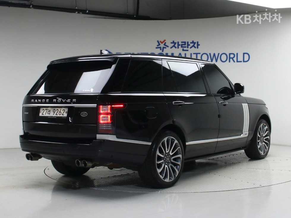 Land Rover Range Rover — miniaturë 2