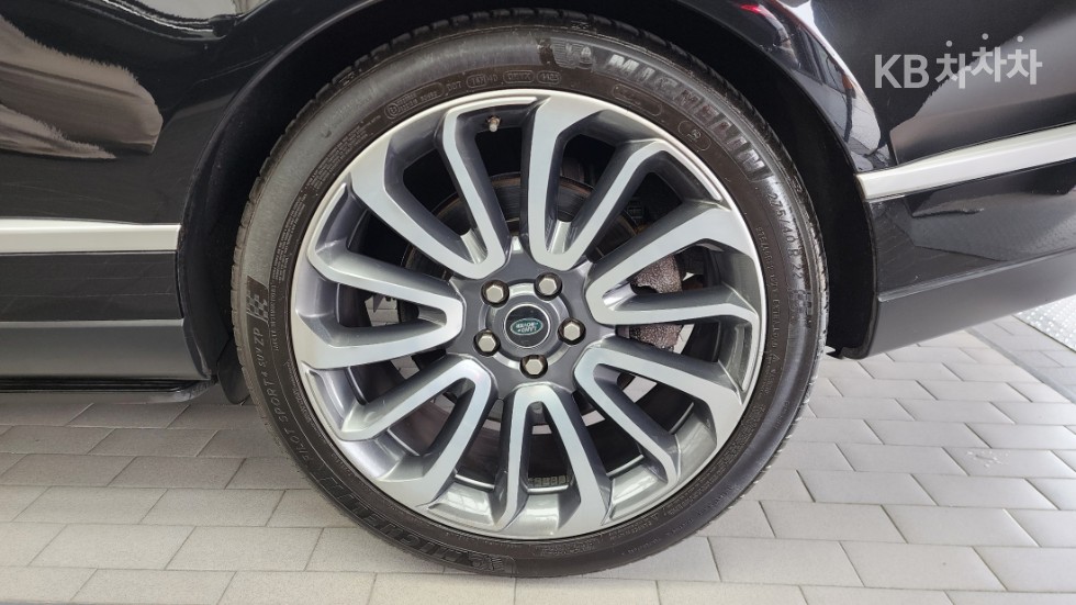 Land Rover Range Rover — miniaturë 18