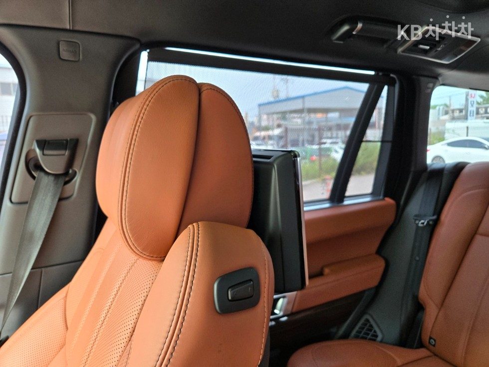 Land Rover Range Rover — miniaturë 5