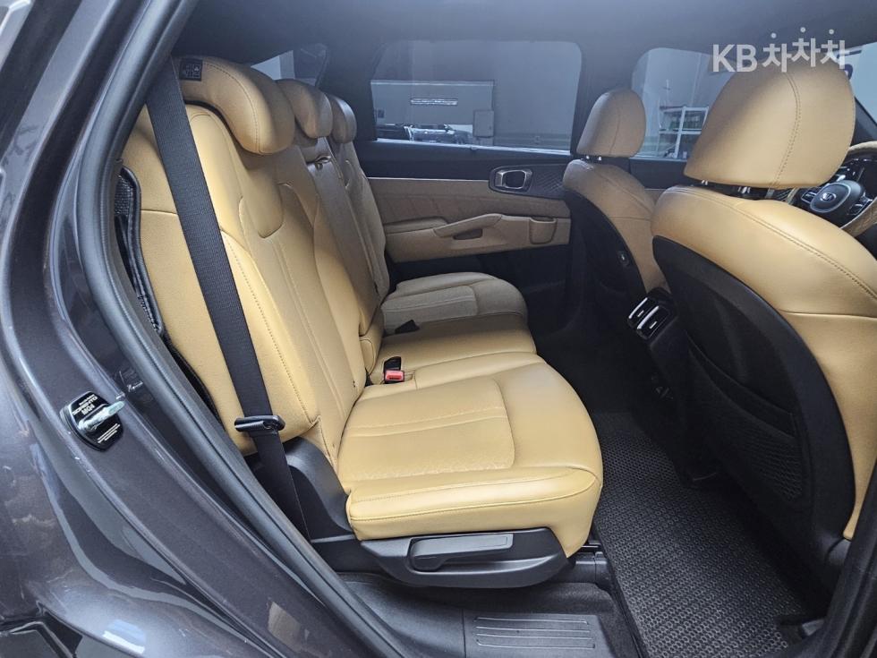 Kia Sorento — miniaturë 13