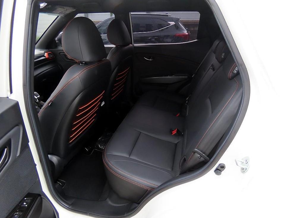 SsangYong Tivoli — miniaturë 6