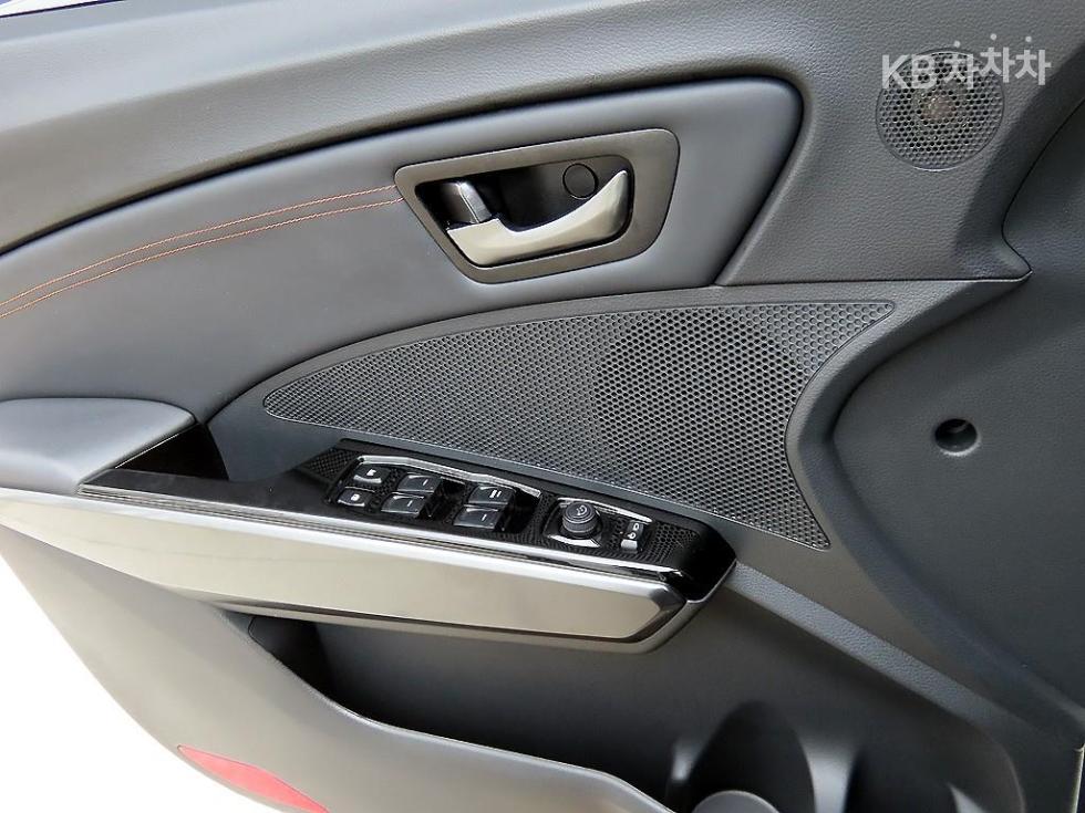 SsangYong Tivoli — miniaturë 11