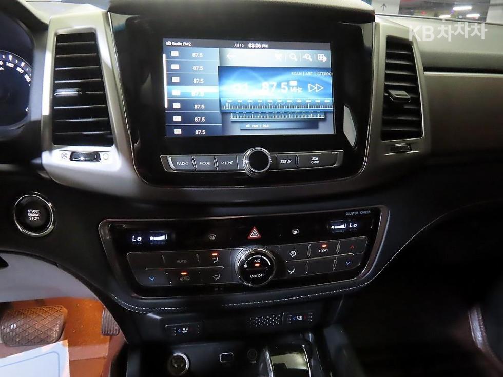 SsangYong Rexton — miniaturë 11