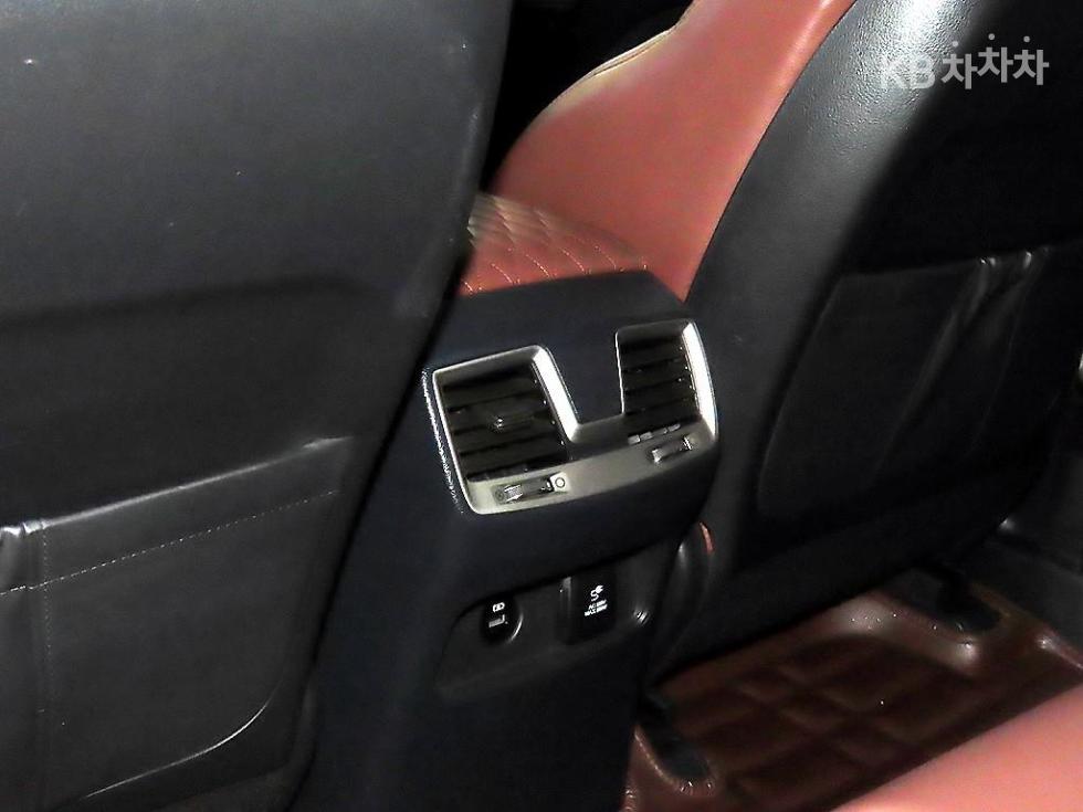 SsangYong Rexton — miniaturë 15