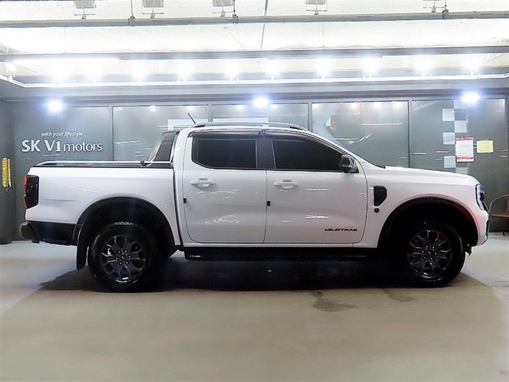 2025 Ford 4 photo