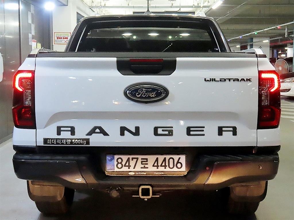 2025 Ford 4 photo