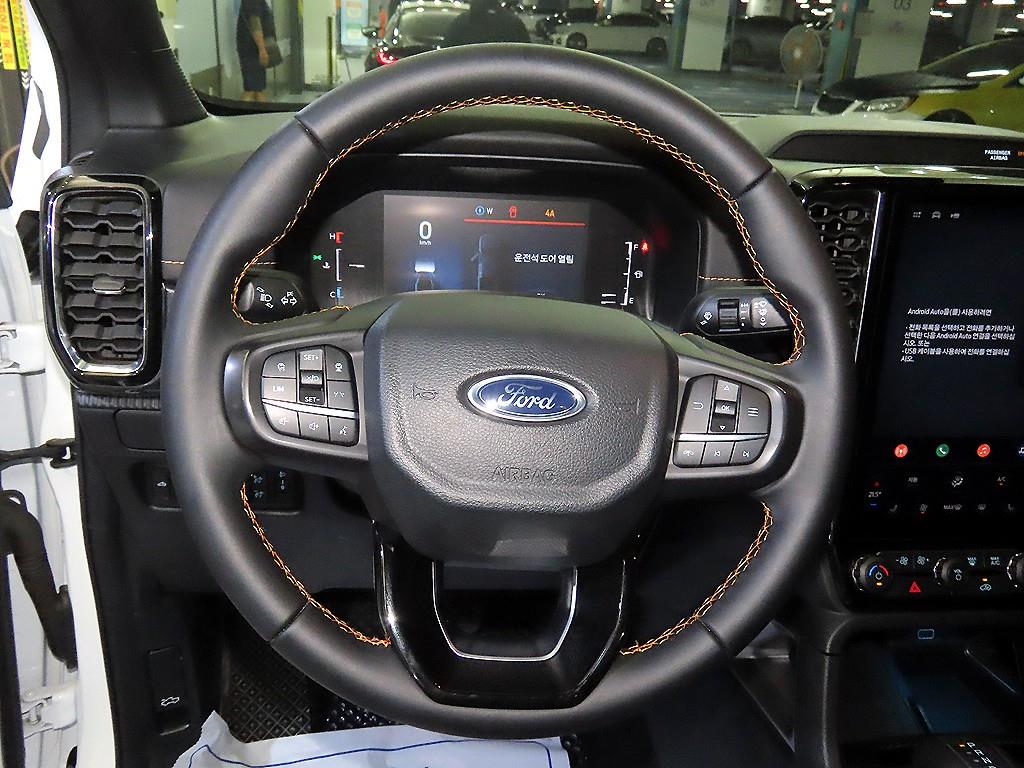 2025 Ford 4 photo
