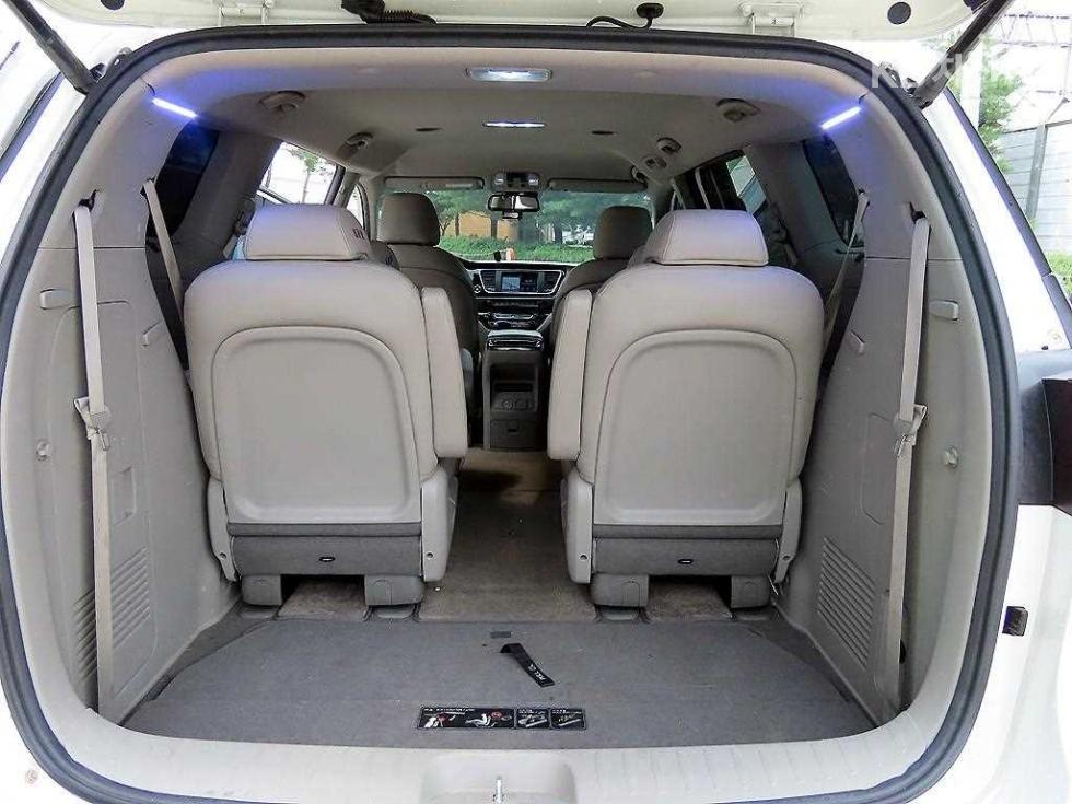Kia Carnival — miniaturë 17