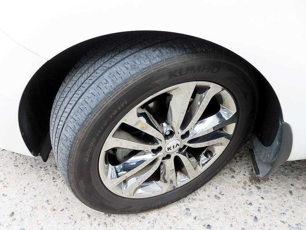 Kia Carnival — miniaturë 20