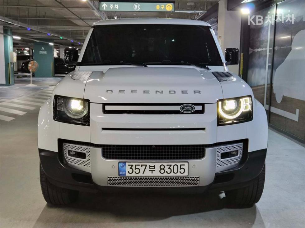 2022 Land Rover (L663) photo