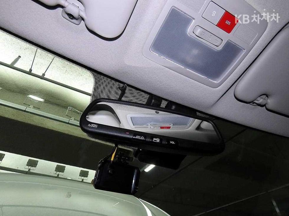 Hyundai Venue — miniaturë 16