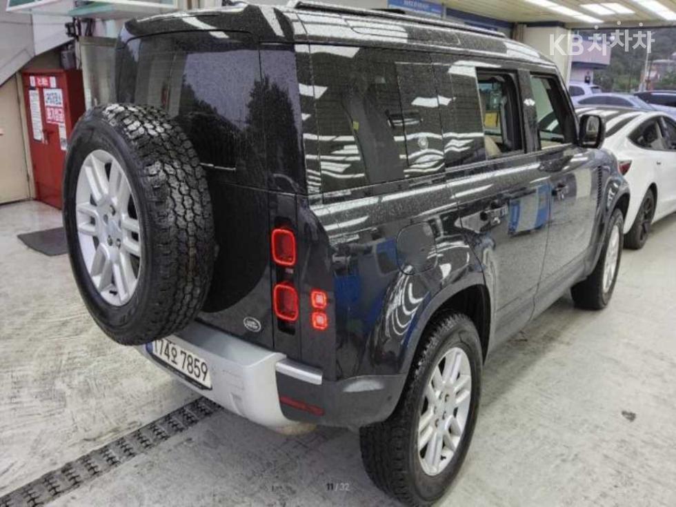 Land Rover Defender — miniaturë 4
