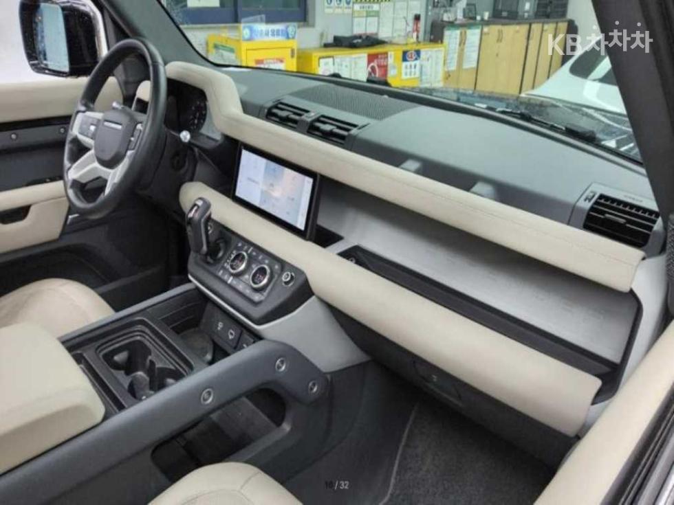 Land Rover Defender — miniaturë 5