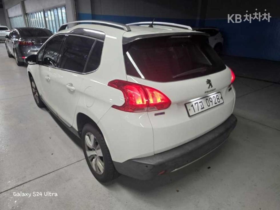 Peugeot 2008 — miniaturë 3