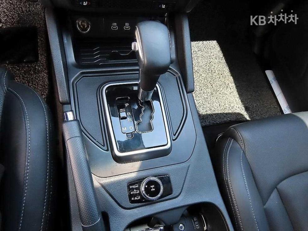SsangYong Rexton — miniaturë 10