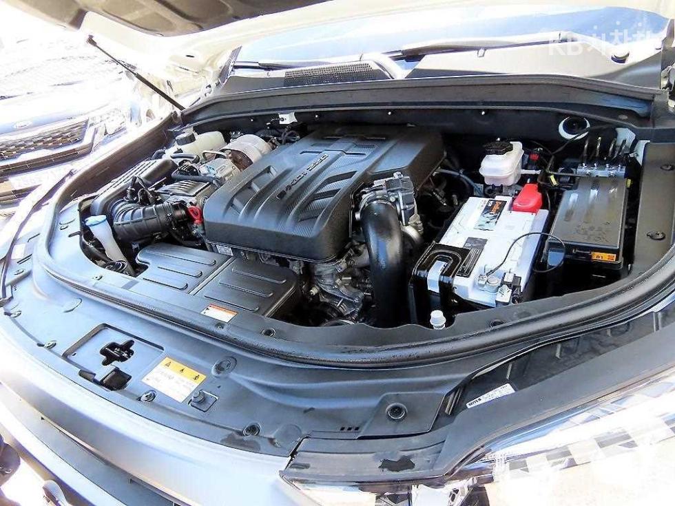 SsangYong Rexton — miniaturë 19