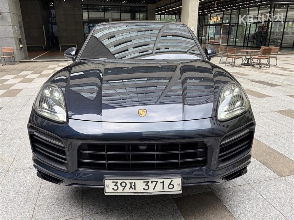 2019 Porsche (9Y0) photo