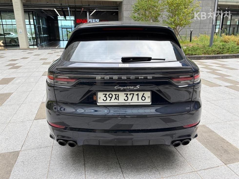 2019 Porsche (9Y0) photo