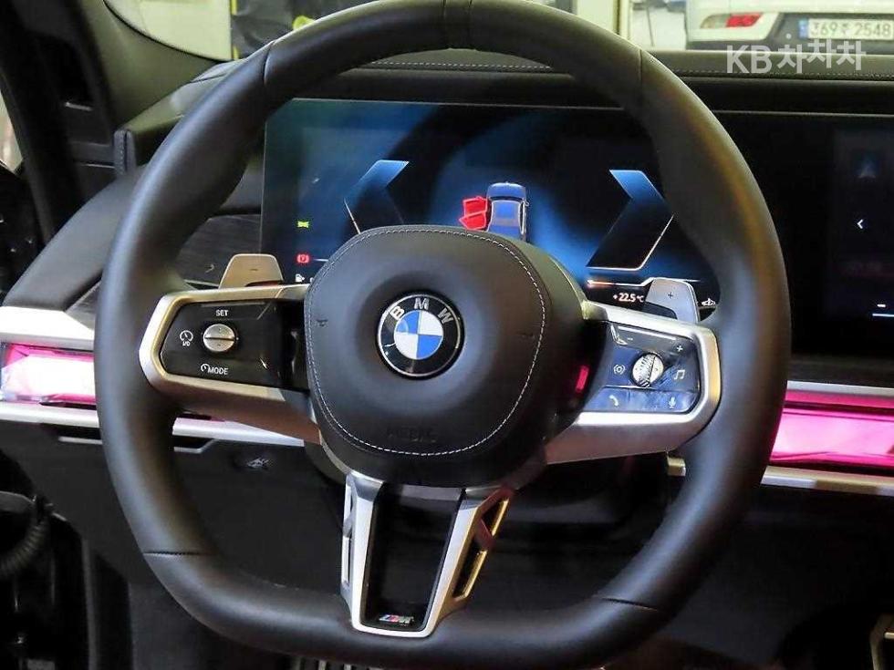 BMW 7er — miniaturë 9