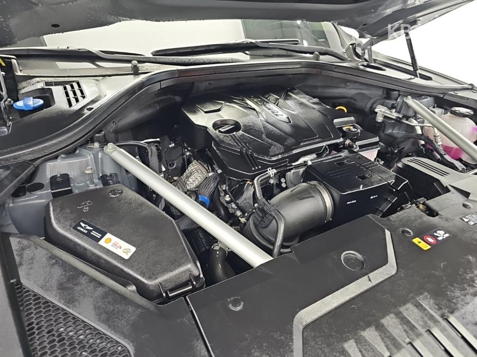 2023 Genesis GV70 photo