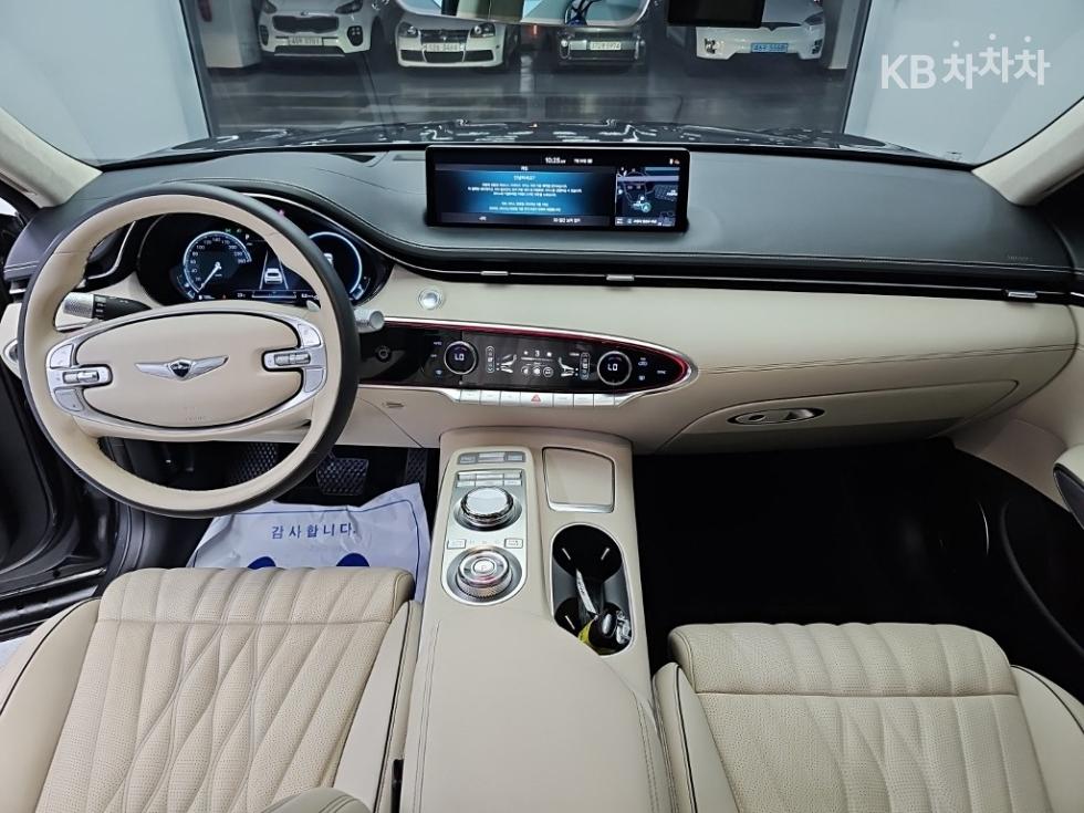 2023 Genesis GV70 photo
