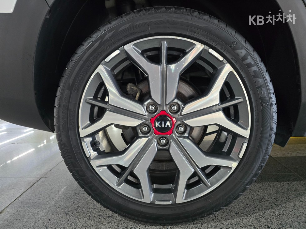 Kia Seltos — miniaturë 10