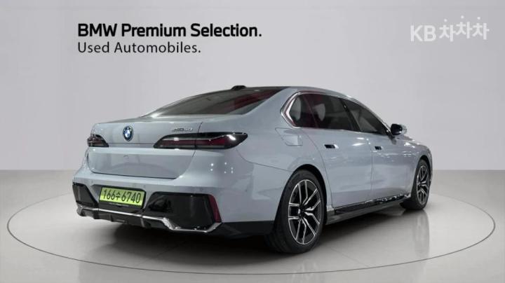 BMW i7 — miniaturë 2