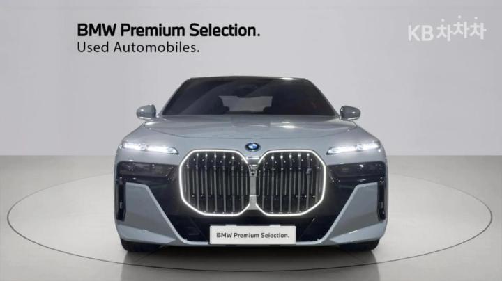 BMW i7 — miniaturë 3