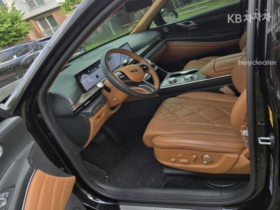 2024 Genesis GV80 photo