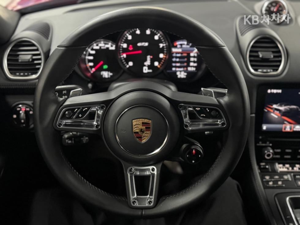 2024 Porsche 718 photo